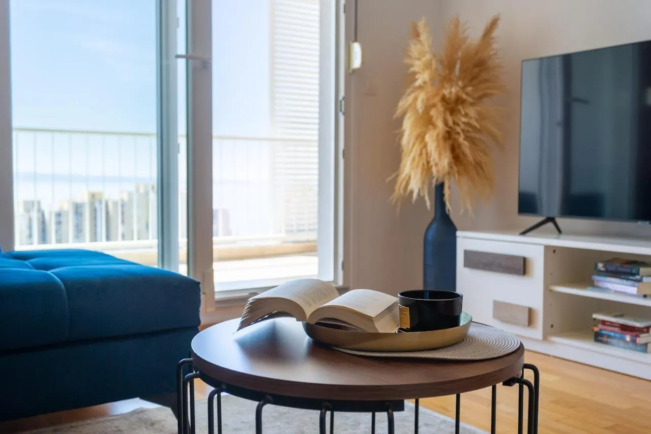 La Vista Apartment Split