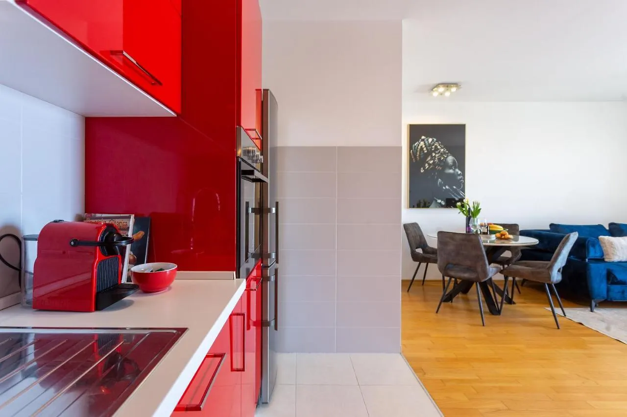 La Vista Apartment Split