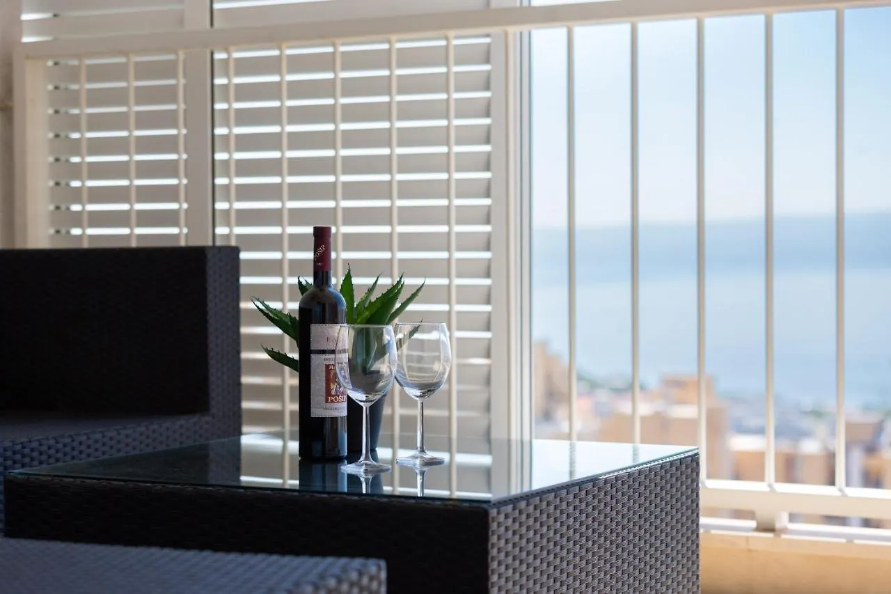 La Vista Apartment Split